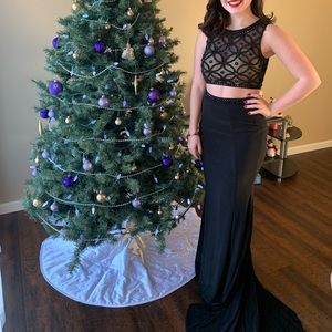 Madison James 2 Piece Black Dress. Size 2